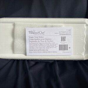 Pampered Chef veggie strip maker